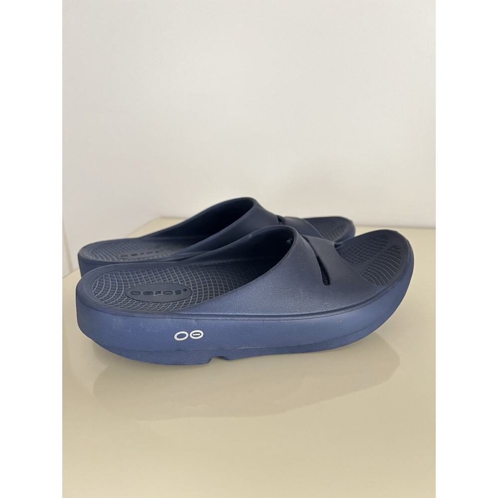 OOFOS Slides Sandals flip flops blue Women Size 9 Gym Pool Beach Men Size 7